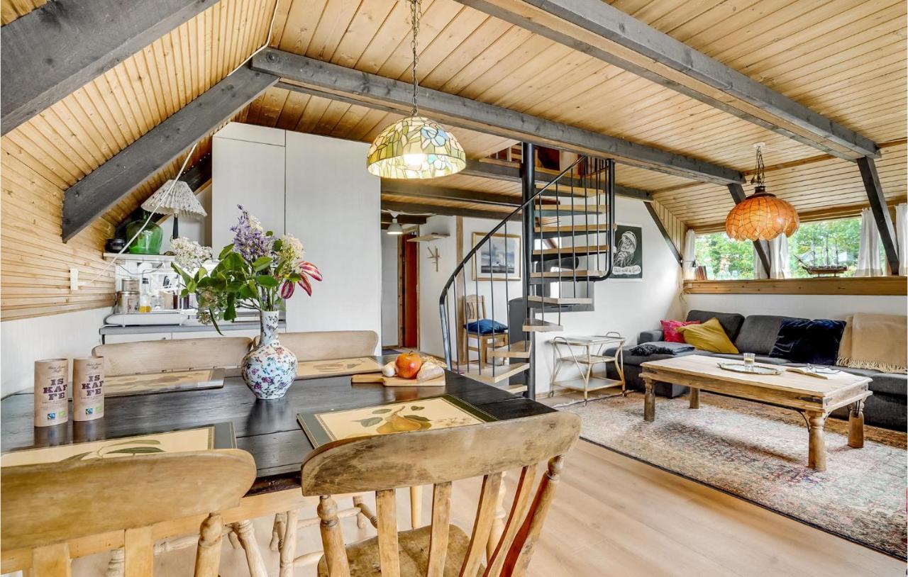 Amazing Home In Logstrup With Kitchen エクステリア 写真